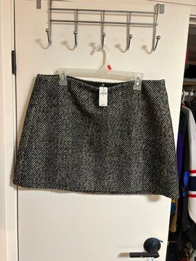 GAP - Herringbone Tweed Mini Skirt